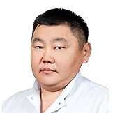 Врач Бальжинимаев Эрдыни Болотович